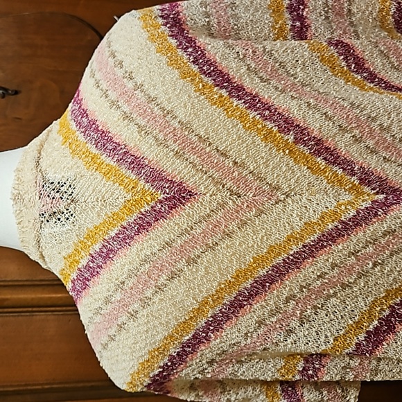 OS | Open Cardigan | Short Sleeved | V Knit Pattern | Side Ties - Picture 8 of 10